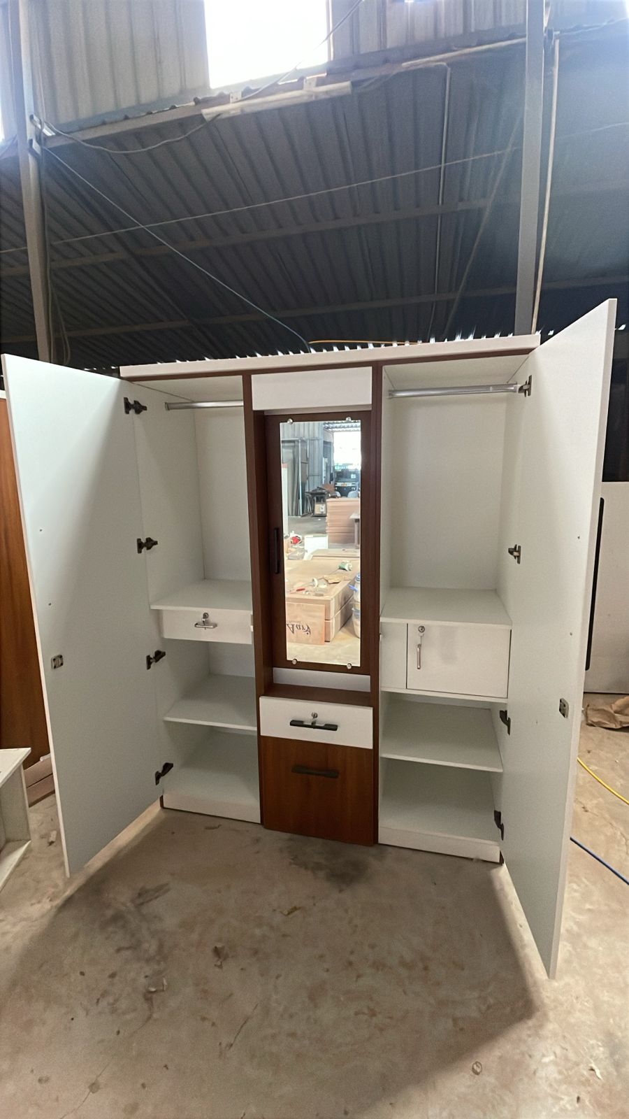 Plywood wardrobe design